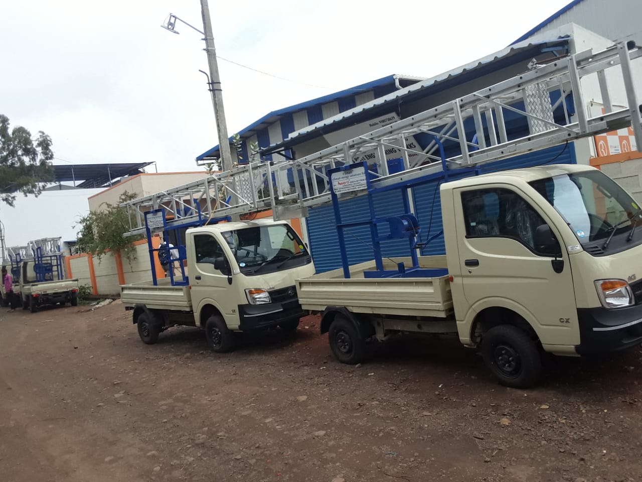Vehicle Mounted Tower Ladder – Base & Control Detail